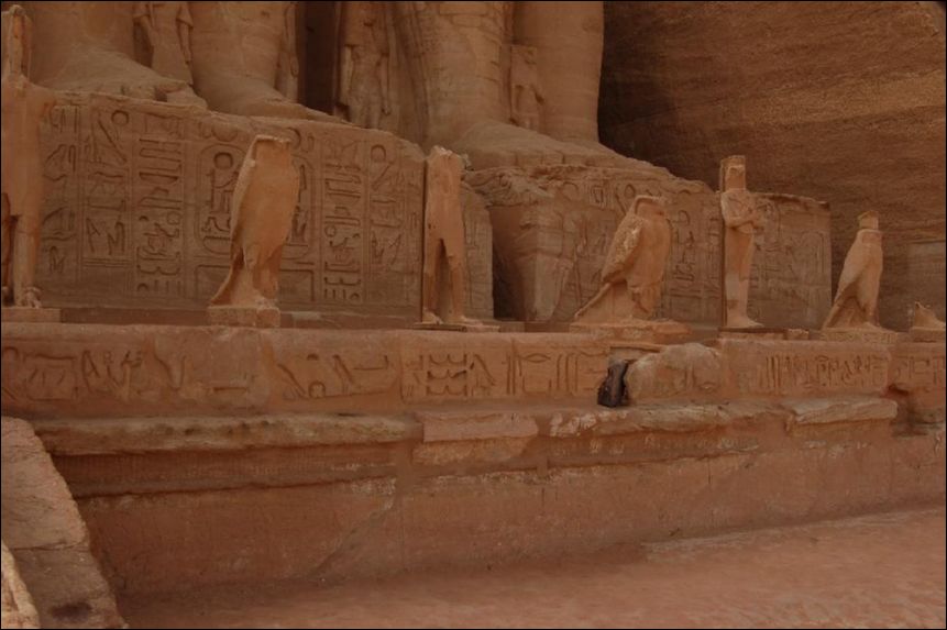 <i><b>Abu Simbel-047</b></i>